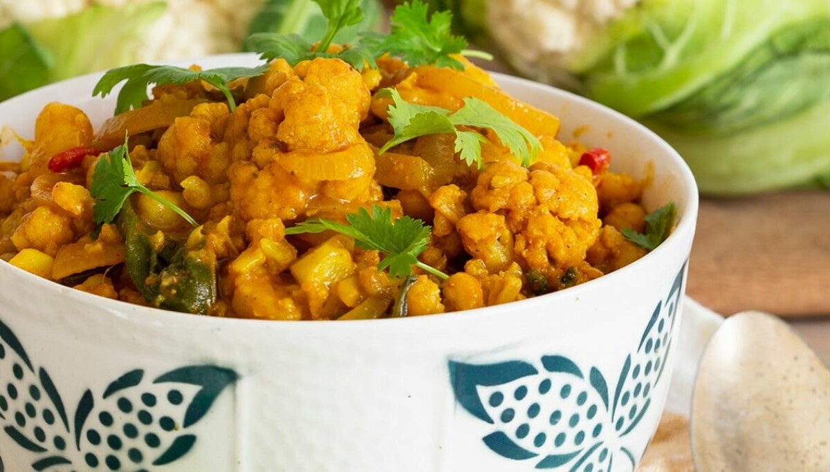 Vegetarisk curry med blomkål och kikärtor – nyttigt och lättlagat