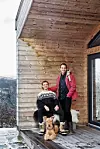 Ketil och Lars Erik utanför sin fjällstuga