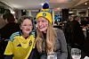 Vilem och Ebba på Guldterrassen före matchen mellan Sverige och Kosovo.
