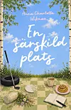 Bokomslag med blå himmel, trädgrenar, en rutig filt, bok, kopp, bulle, golfklubba, bildäck och en vält vas med blombukett.