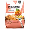 Förpackning av ICA Vegobitar med sojaprotein på vit bakgrund.