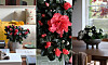 Blommor i krukor och arrangemang placerade i ett ljust vardagsrum med möbler och fönster.