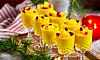 Saffrans­pannacotta i glas.