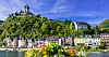 I småstadsidyllen Cochem vid Moseldalen gör vi resans första vinprovning.