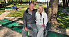 Agneta och Robert brinner för minigolfen!