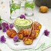 Baconlindad potatis med gräslöksmajonnäs