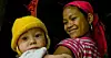 Ensamstående Lia i Vietnam älskar sin lilla son Mua, men oroar sig för framtiden. Foto: Claire Grigaut/Plan International