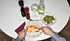 Om du äter färdigmat se till att komplettera med en sallad. Foto: Ann Jonasson