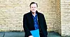 Den aktuella rollen ser Krister Henriksson som en gåva till sina barnbarn.– Jag har försummat dem för mitt jobb och det måste ju vara kul att ha en morfar och farfar som spelar Karlsson på taket! Foto: Julia Sjöberg